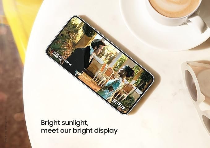 Unlock the Power: SAMSUNG Galaxy S22, 128GB in Black! - Image 3