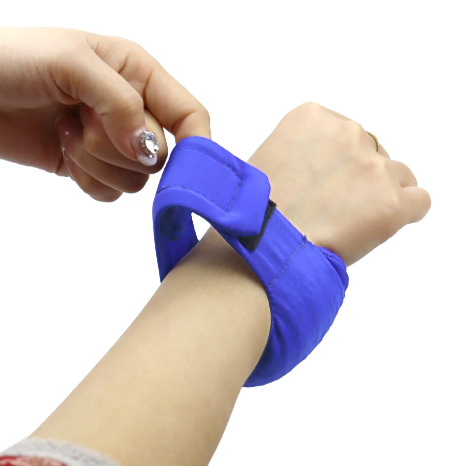 Relieve Pain with 2 Pack Wearable Mouse Wrist Rest Bands! - Image 4