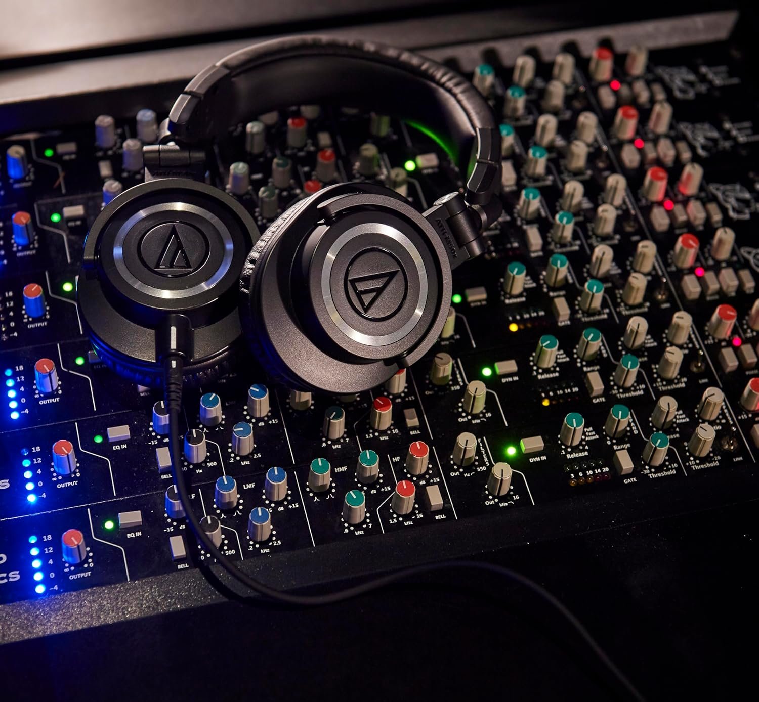 Unleash Sound: Audio-Technica ATH-AVC200 Over-Ear Headphones - Image 3