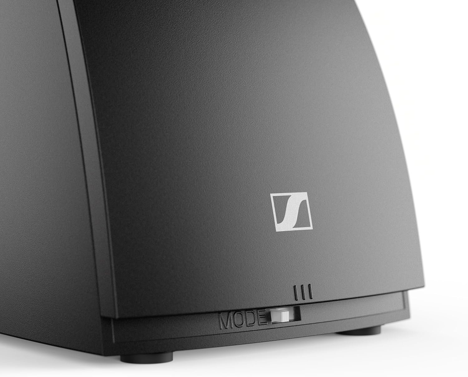 Experience Sennheiser RS 120-W: Crystal-Clear Wireless Listening! - Image 3