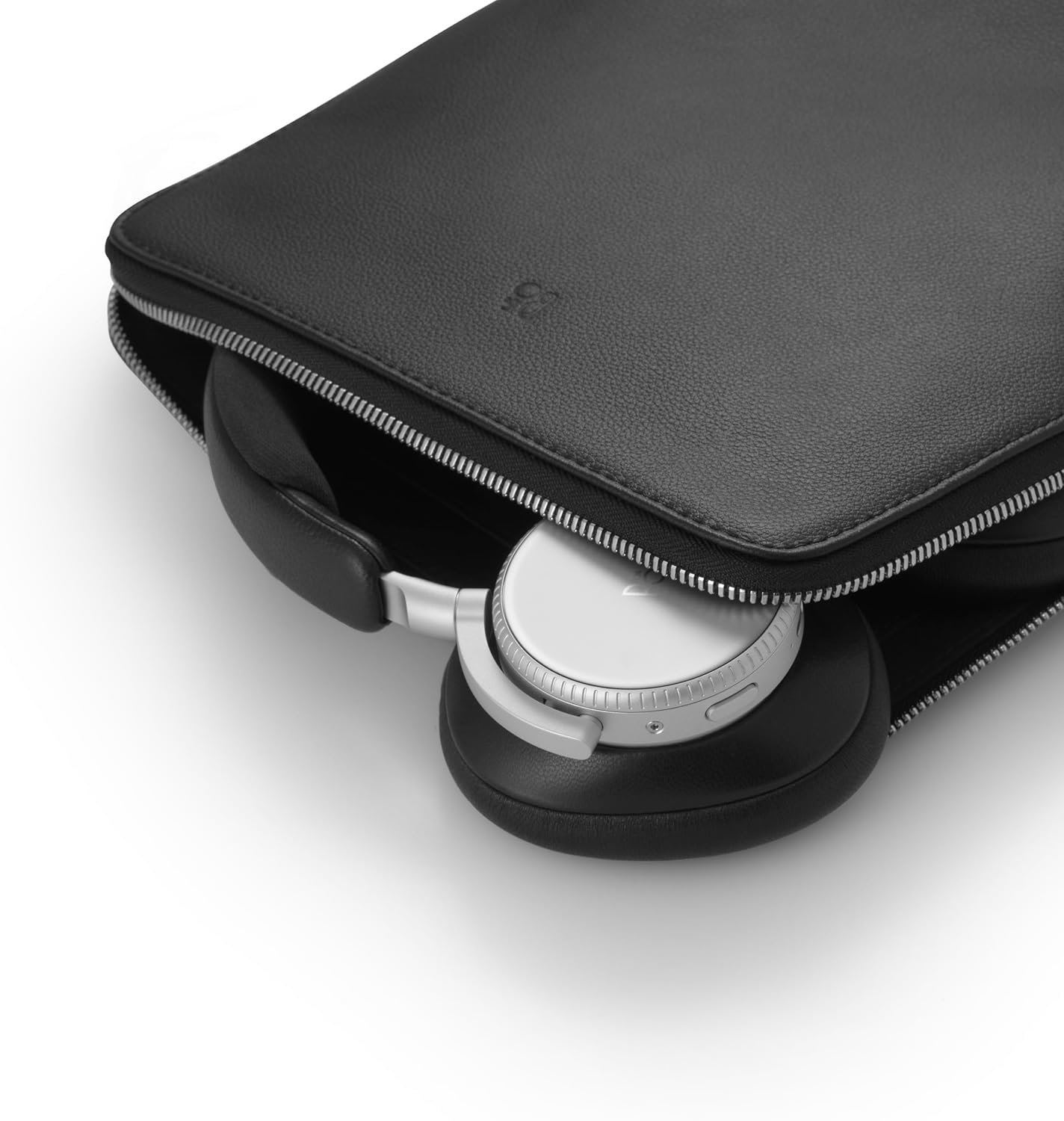 Experience Silence: Bang & Olufsen Beoplay H100 Headphones - Image 6