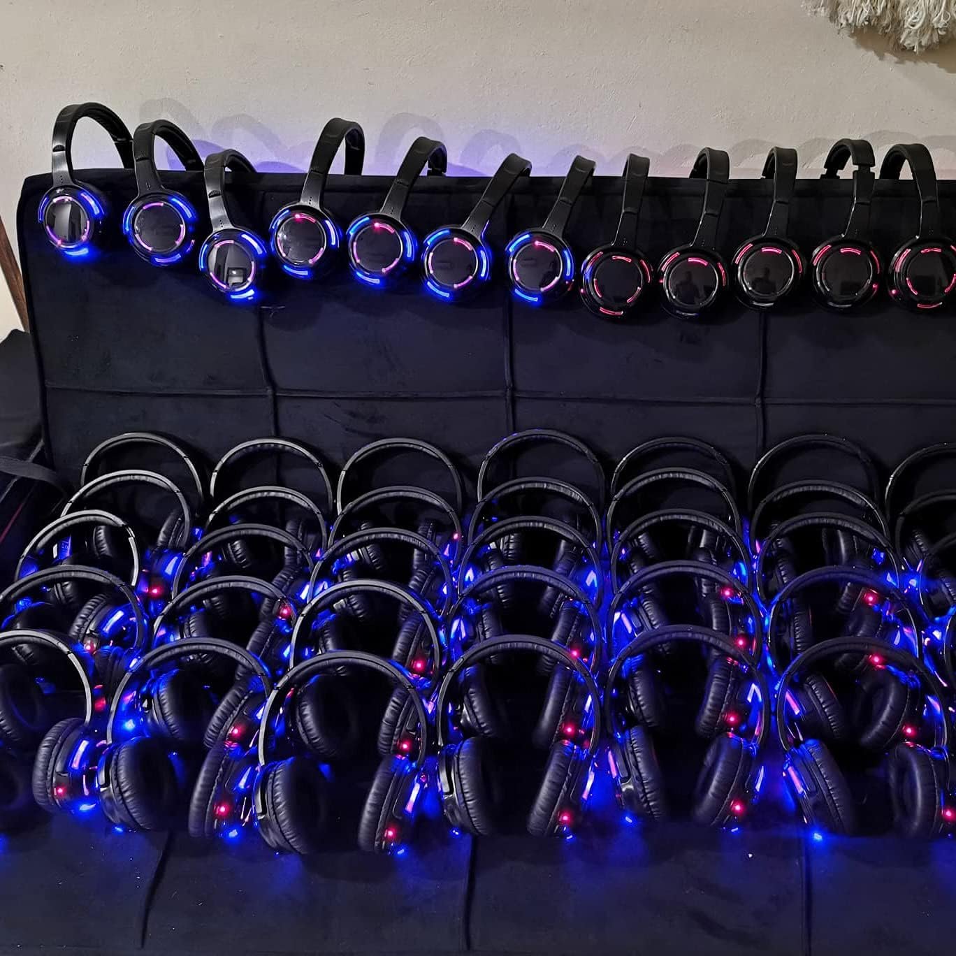 10pcs Wireless Silent Disco Headphones & 500m LED Transmitter - Image 9