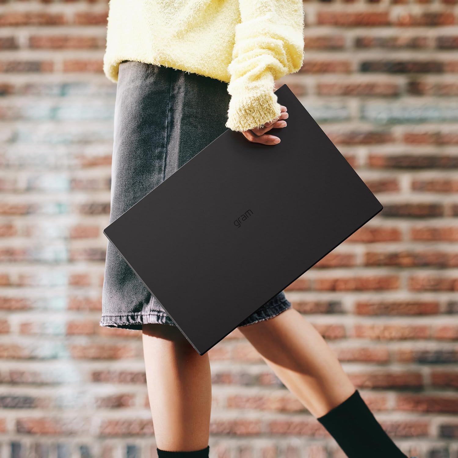 LG gram Pro 17: Ultra-Light Laptop with Power & Performance! - Image 14