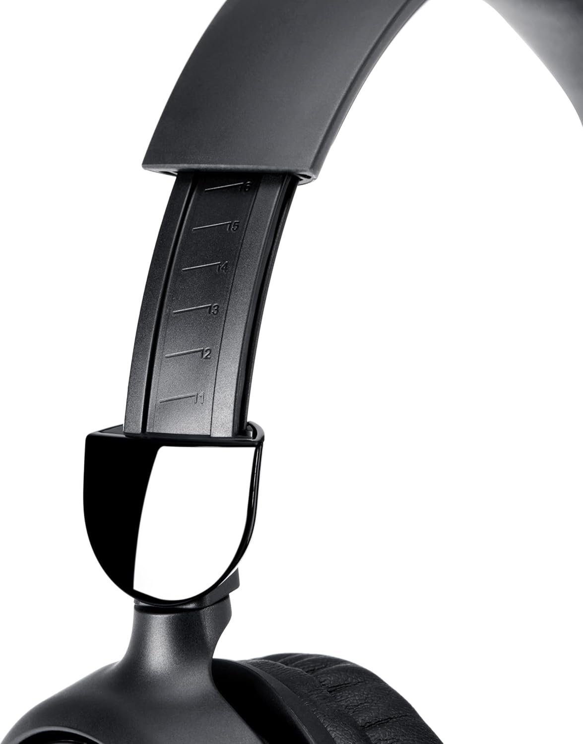 Amazon Basics Wireless Headphones: 35H Playtime & Travel Friendly! - Image 9