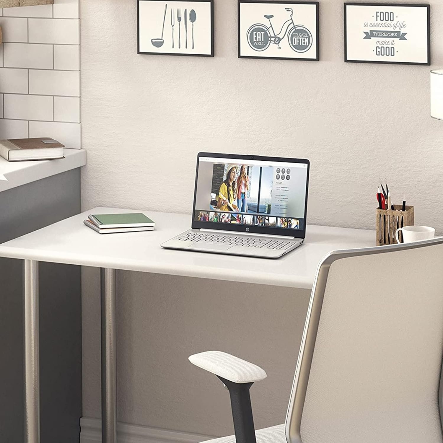 HP Pavilion 15.6" Touchscreen Laptop: Power & Portability! - Image 8