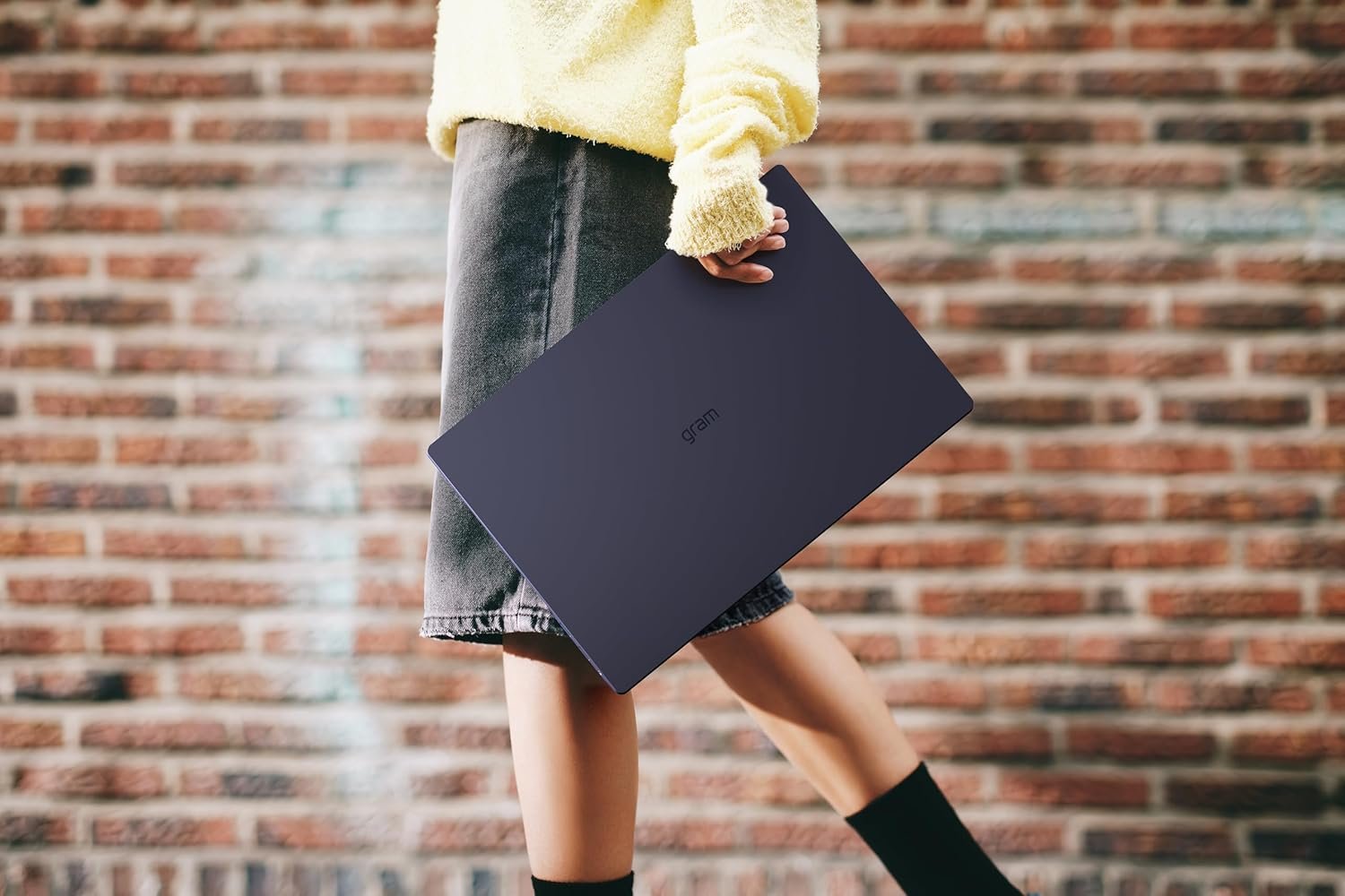 LG Gram Pro 16" - Ultra-Light Laptop with Stunning Power! - Image 14